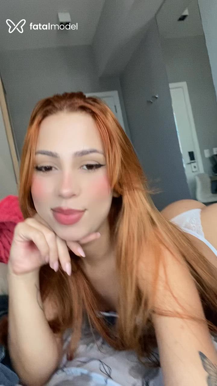 Acompanhante mulher ruiva (o) de olhos castanhos - Jessica Ayla