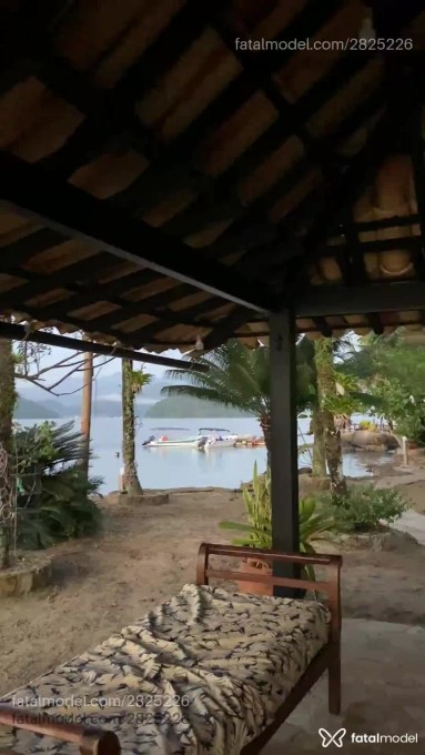 Acompanhante mulher morena (o) de olhos castanhos em Paraty - Bárbara Paraty