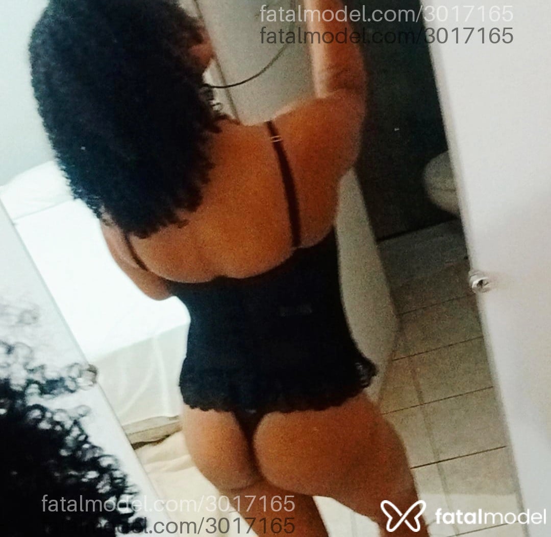 Acompanhante mulher morena (o) de olhos pretos - Livia