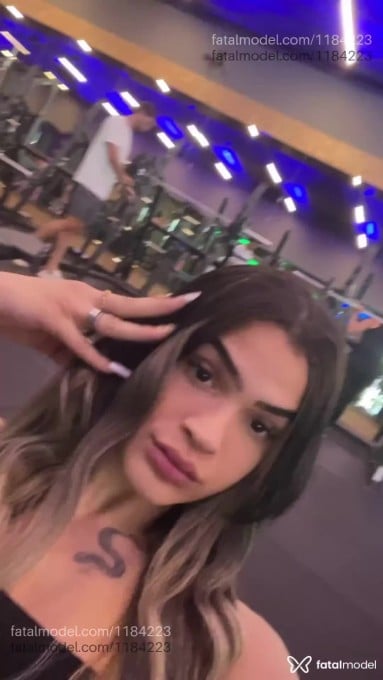 Acompanhante mulher trans morena (o) de olhos castanhos em Patos de Minas Acompanhante mulher trans morena (o) de olhos castanhos em Patos de Minas - Condessa