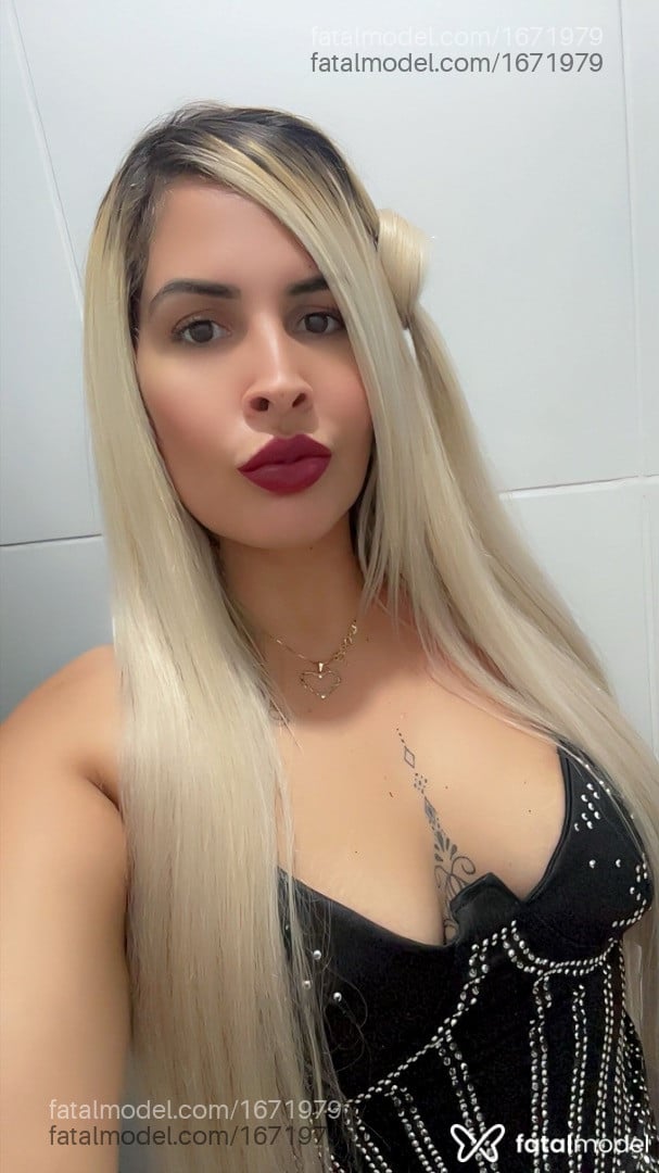 Acompanhante mulher loira (o) de olhos mel em Itaí Acompanhante mulher loira (o) de olhos mel em Itaí - Lais Duarte