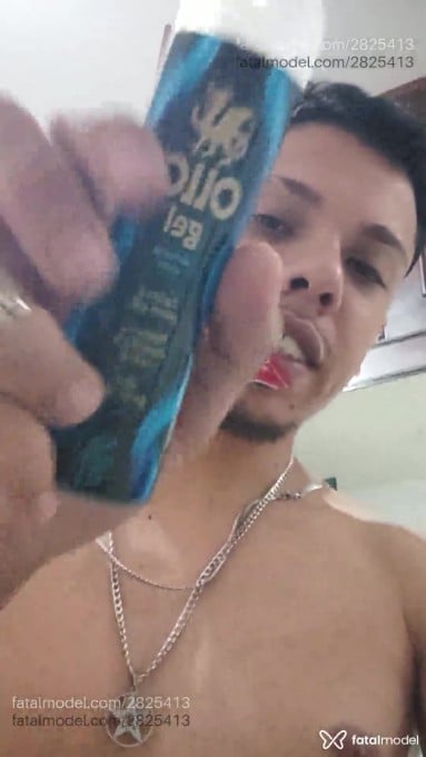 Acompanhante homem morena (o) de olhos castanhos em Guarujá Acompanhante homem morena (o) de olhos castanhos em Guarujá - Kenny
