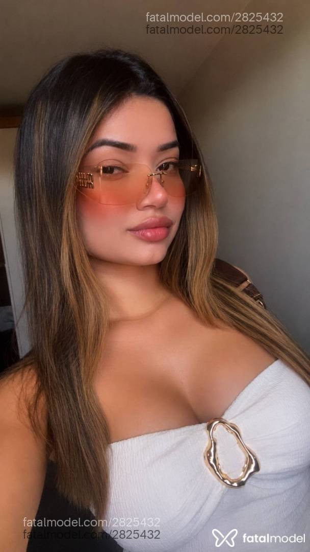 Acompanhante mulher loira (o) de olhos castanhos - Bruna Japinhaa