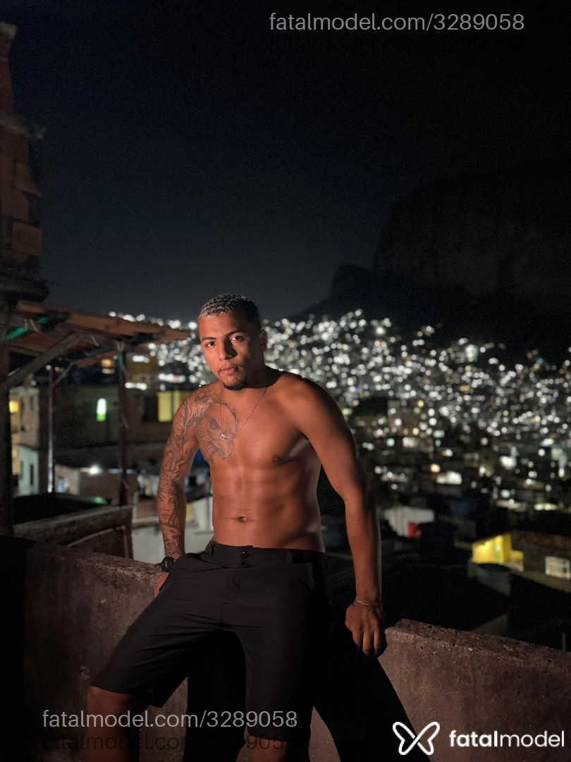 Acompanhante homem loira (o) de olhos pretos em Rio de Janeiro - Brendon