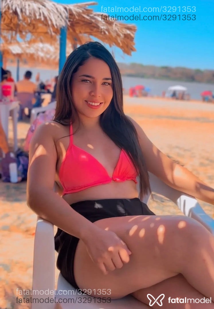 Acompanhante mulher morena (o) de olhos verdes - Aninha