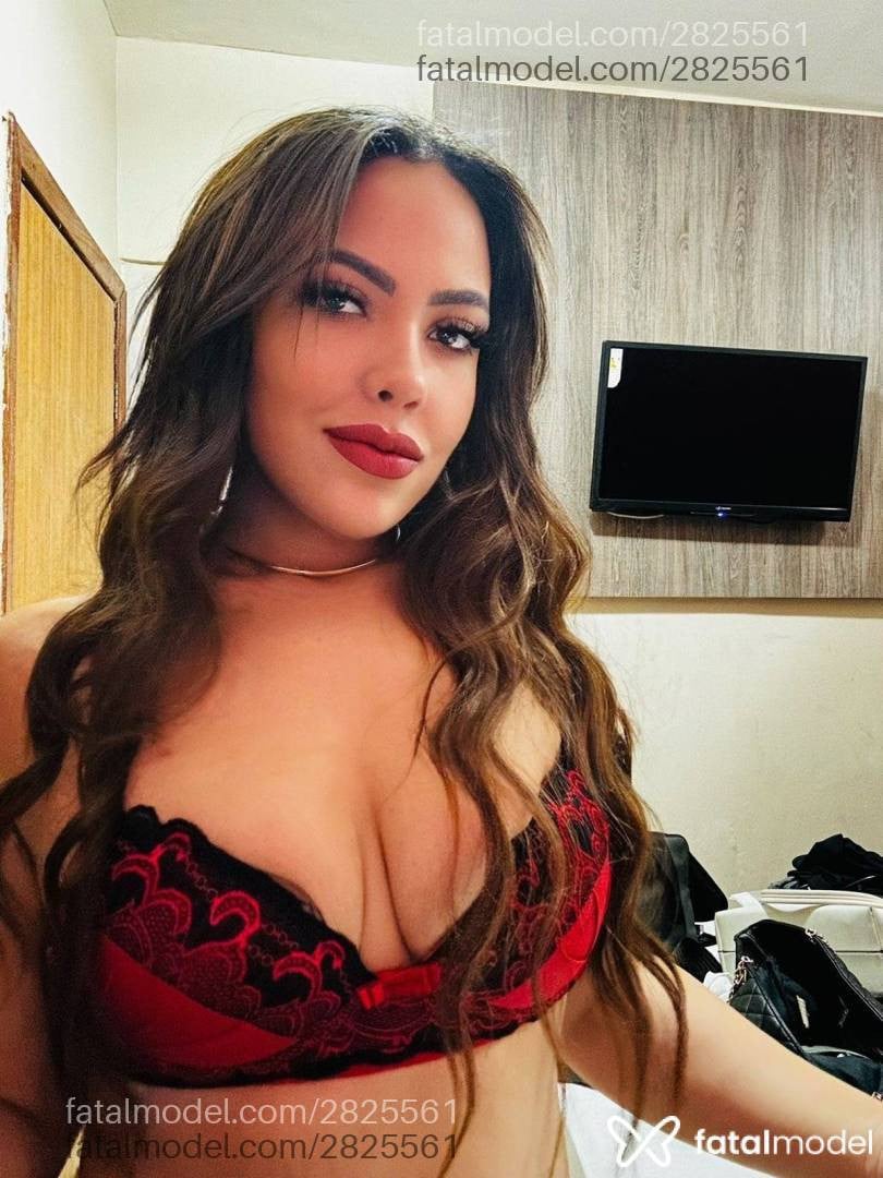 Acompanhante mulher morena (o) de olhos castanhos - Luiza Lunne
