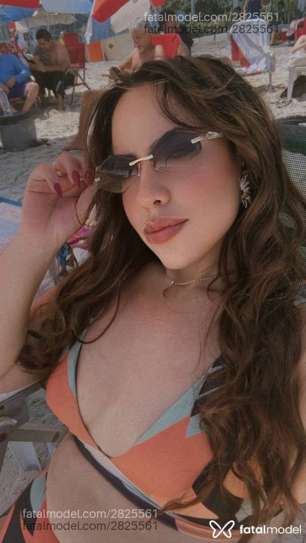 Acompanhante mulher morena (o) de olhos castanhos - Luiza Lunne