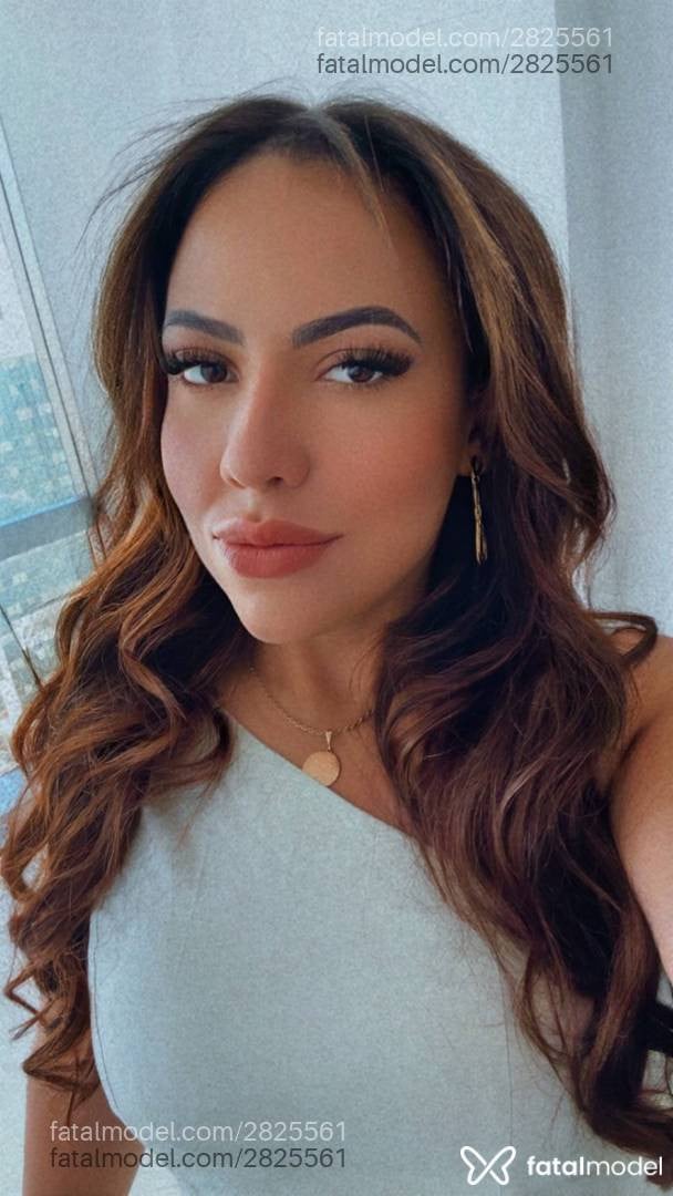 Acompanhante mulher morena (o) de olhos castanhos - Luiza Lunne