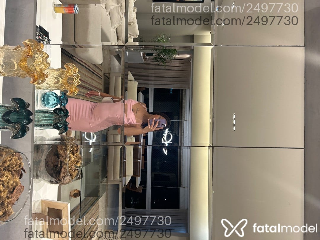 Acompanhante mulher com cabelo castanho de olhos castanhos em Rio de Janeiro Acompanhante mulher com cabelo castanho de olhos castanhos em Rio de Janeiro - Alice