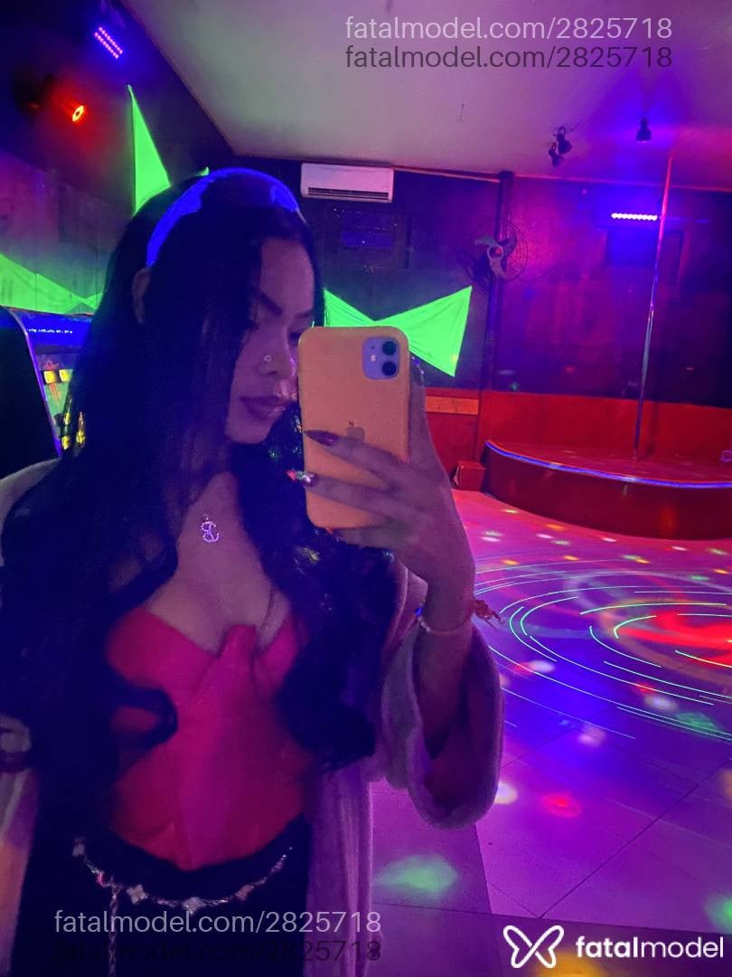 Acompanhante mulher morena (o) de olhos pretos - Ana Clara
