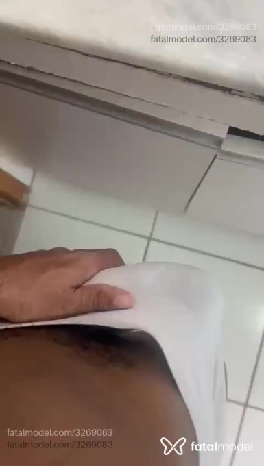 Acompanhante homem com cabelo castanho de olhos castanhos em Itapoá Acompanhante homem com cabelo castanho de olhos castanhos em Itapoá - Henrry