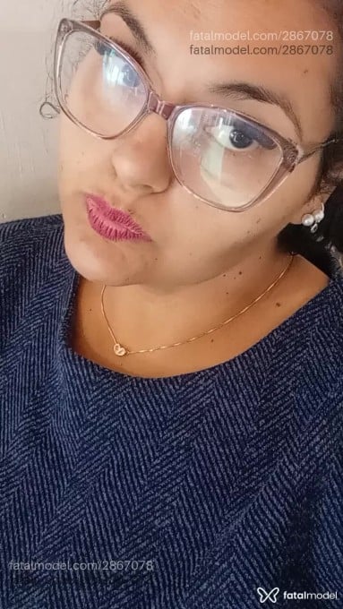 Acompanhante mulher com cabelo castanho de olhos castanhos em Virtual - Mayaa