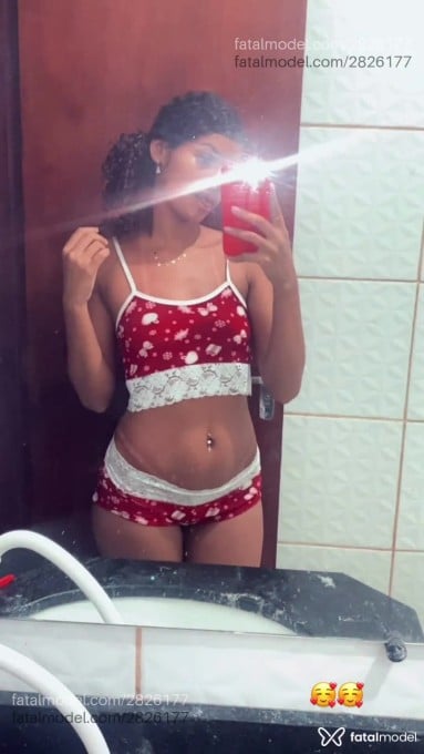 Acompanhante mulher com cabelo castanho de olhos pretos - Julia Acompanhante mulher com cabelo castanho de olhos pretos - Julia