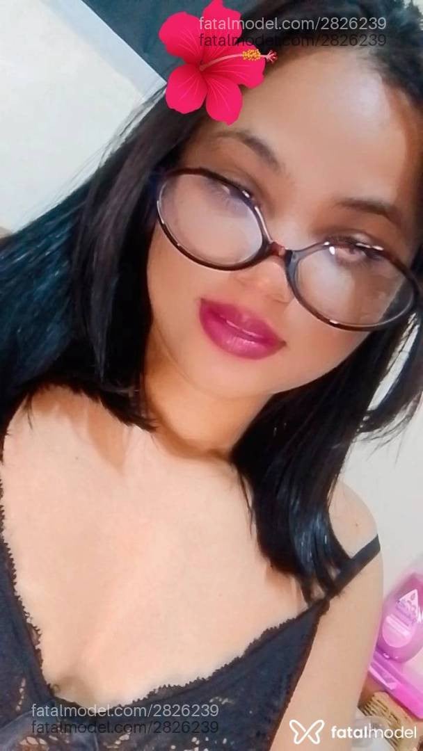 Acompanhante mulher morena (o) de olhos mel - Vivi Khalifa