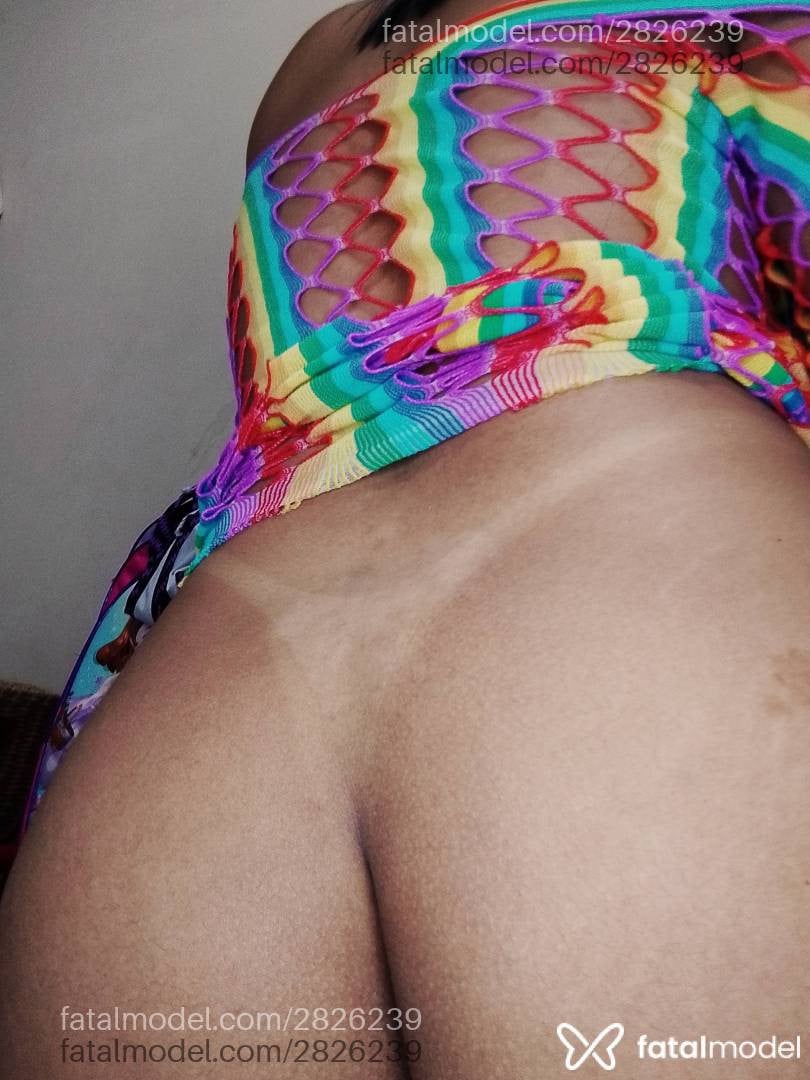 Acompanhante mulher morena (o) de olhos mel - Vivi Khalifa