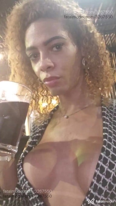 Acompanhante mulher trans com cabelo castanho de olhos pretos em Duque de Caxias - Megan Fox