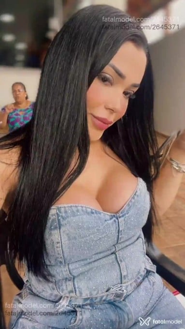 Acompanhante mulher trans morena (o) de olhos castanhos - Luluzinhasafada