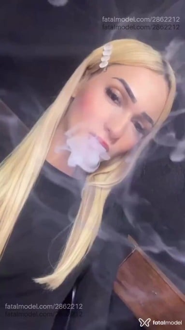 Acompanhante mulher trans loira (o) de olhos castanhos em Londrina Acompanhante mulher trans loira (o) de olhos castanhos em Londrina - Aghata Melissa
