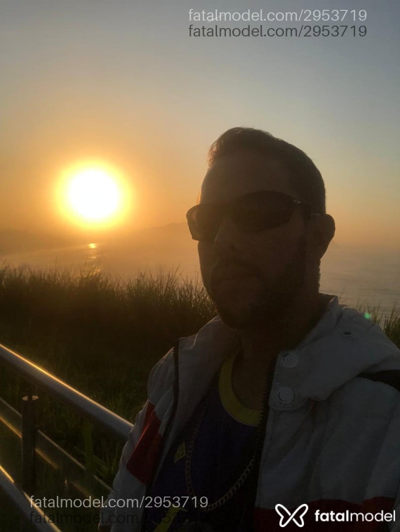 Acompanhante homem loira (o) de olhos castanhos em Brasília Acompanhante homem loira (o) de olhos castanhos em Brasília - Patrondotado