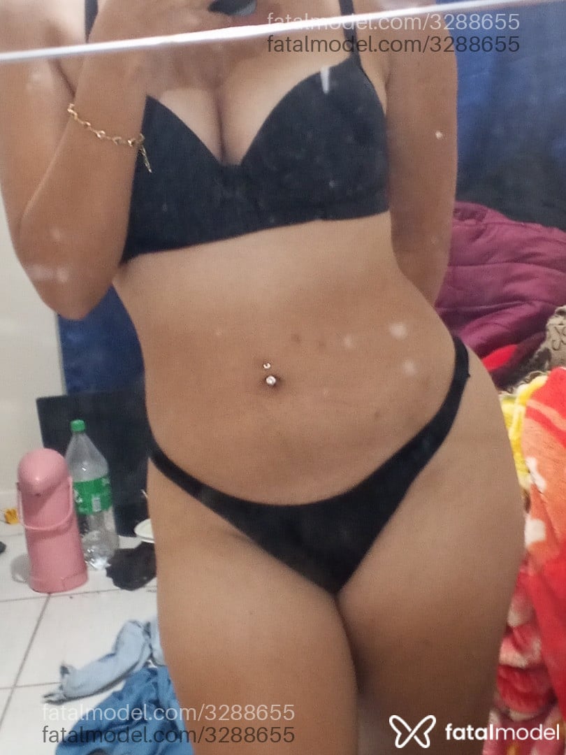 Acompanhante mulher morena (o) de olhos pretos em Virtual Acompanhante mulher morena (o) de olhos pretos em Virtual - Liahsilvinha