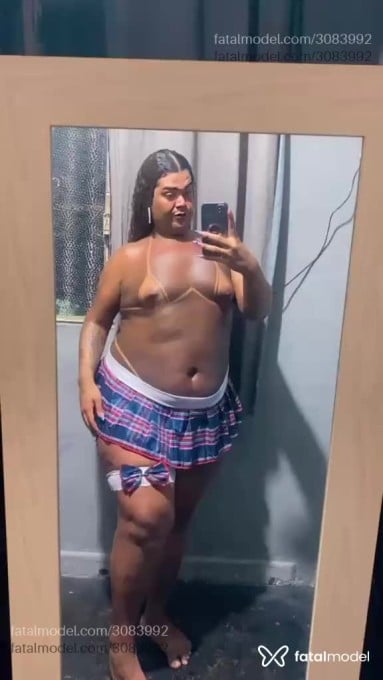 Acompanhante mulher trans morena (o) de olhos pretos em Duque de Caxias - Mellyna Hots