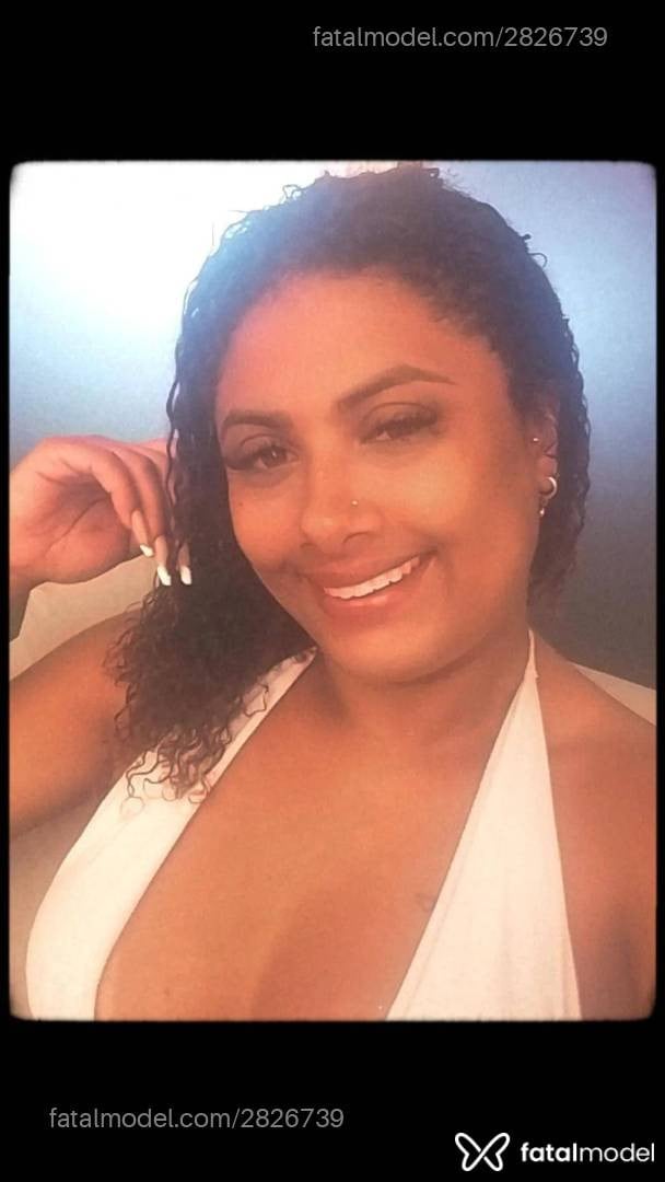 Acompanhante mulher com cabelo castanho de olhos mel - Mel