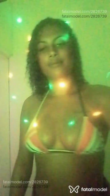 Acompanhante mulher com cabelo castanho de olhos mel em Campos dos Goytacazes - Mel