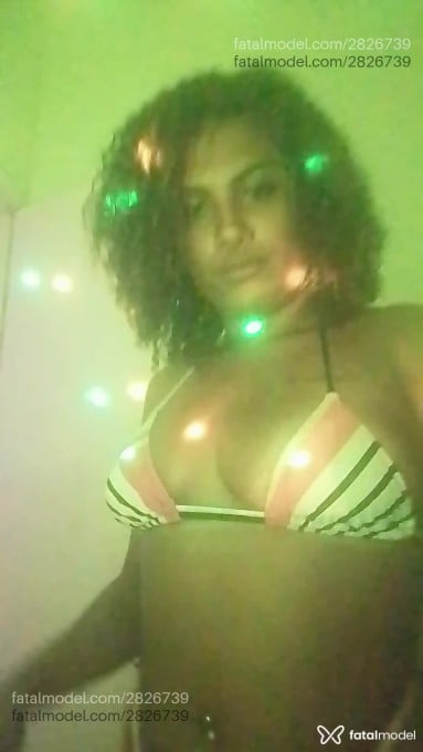 Acompanhante mulher com cabelo castanho de olhos mel em Campos dos Goytacazes - Mel
