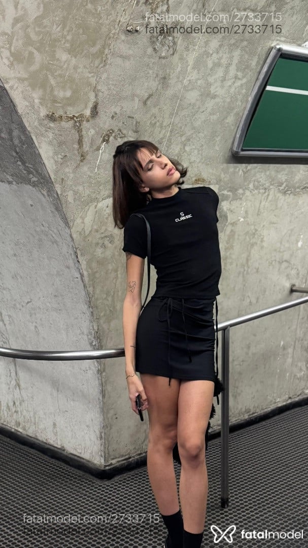 Acompanhante mulher trans com cabelo castanho de olhos pretos em São Paulo - Júlia Campos