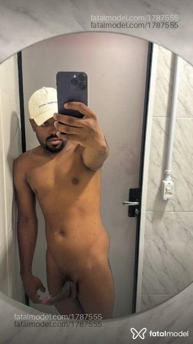 Acompanhante homem morena (o) de olhos castanhos em Itapema - Leandro Rafael