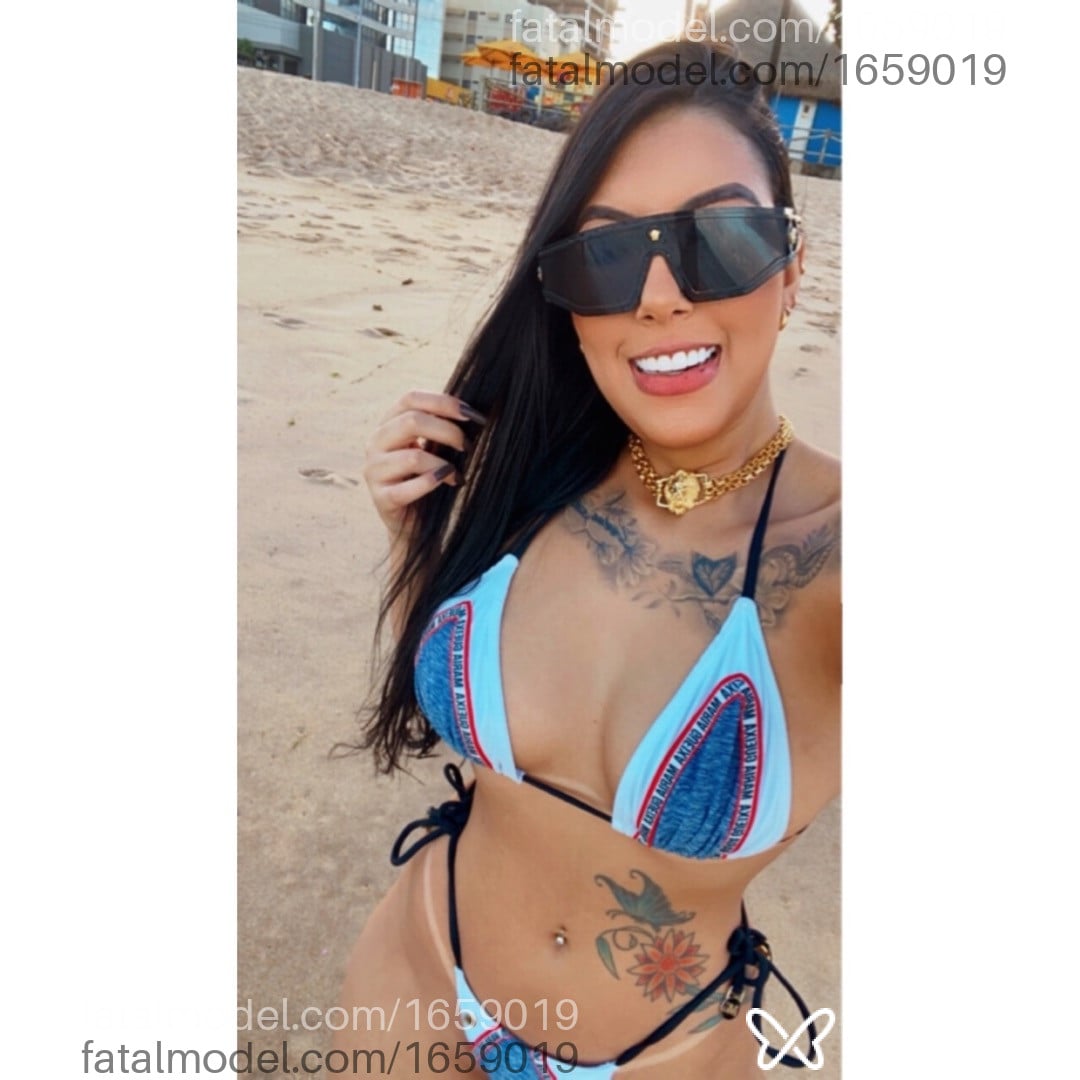 Acompanhante mulher morena (o) de olhos castanhos em Primavera do Leste - Lavínia Vlasak
