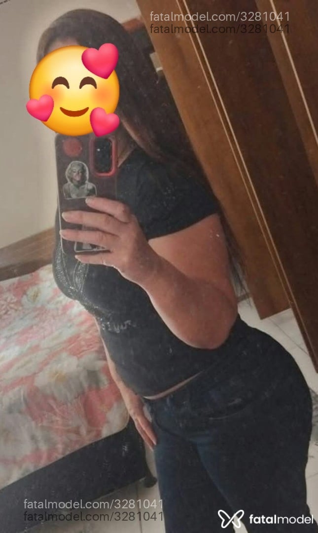 Acompanhante mulher com cabelo castanho de olhos mel em Ipatinga Acompanhante mulher com cabelo castanho de olhos mel em Ipatinga - Aline Montenegro