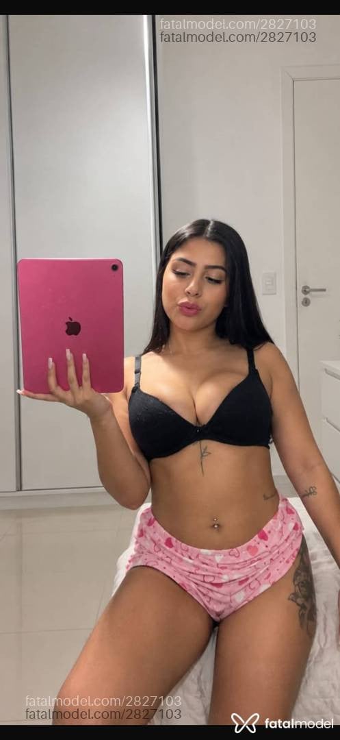 Acompanhante mulher morena (o) de olhos castanhos - Camila Isadora
