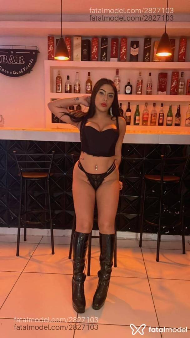Acompanhante mulher morena (o) de olhos castanhos - Camila Isadora