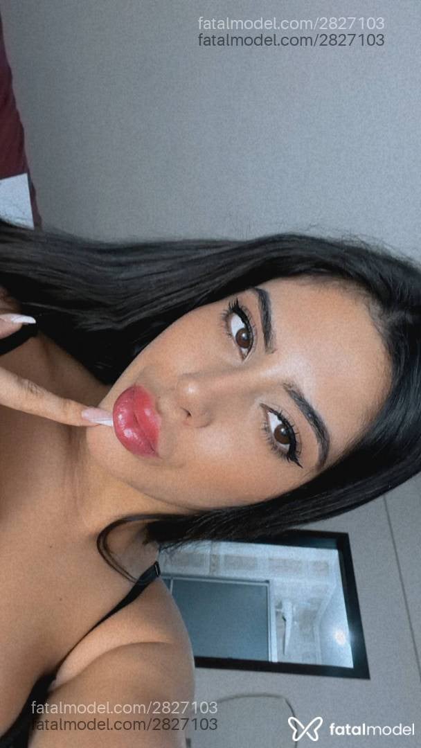 Acompanhante mulher morena (o) de olhos castanhos - Camila Isadora