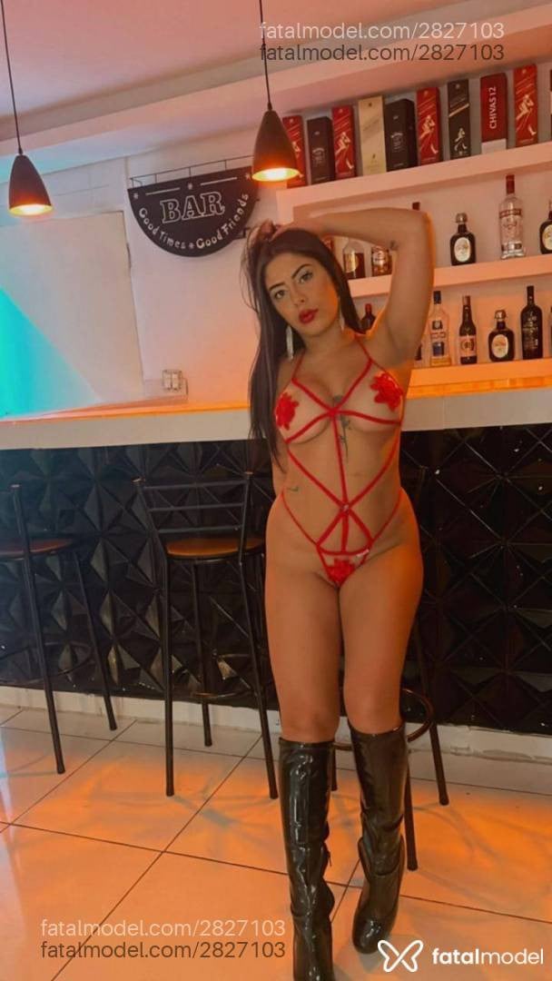 Acompanhante mulher morena (o) de olhos castanhos - Camila Isadora