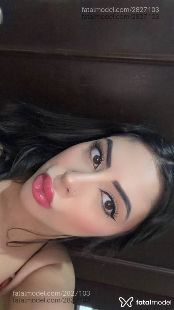 Acompanhante mulher morena (o) de olhos castanhos - Camila Isadora