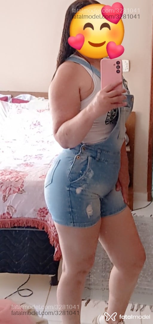 Acompanhante mulher com cabelo castanho de olhos mel em Ipatinga Acompanhante mulher com cabelo castanho de olhos mel em Ipatinga - Aline Montenegro