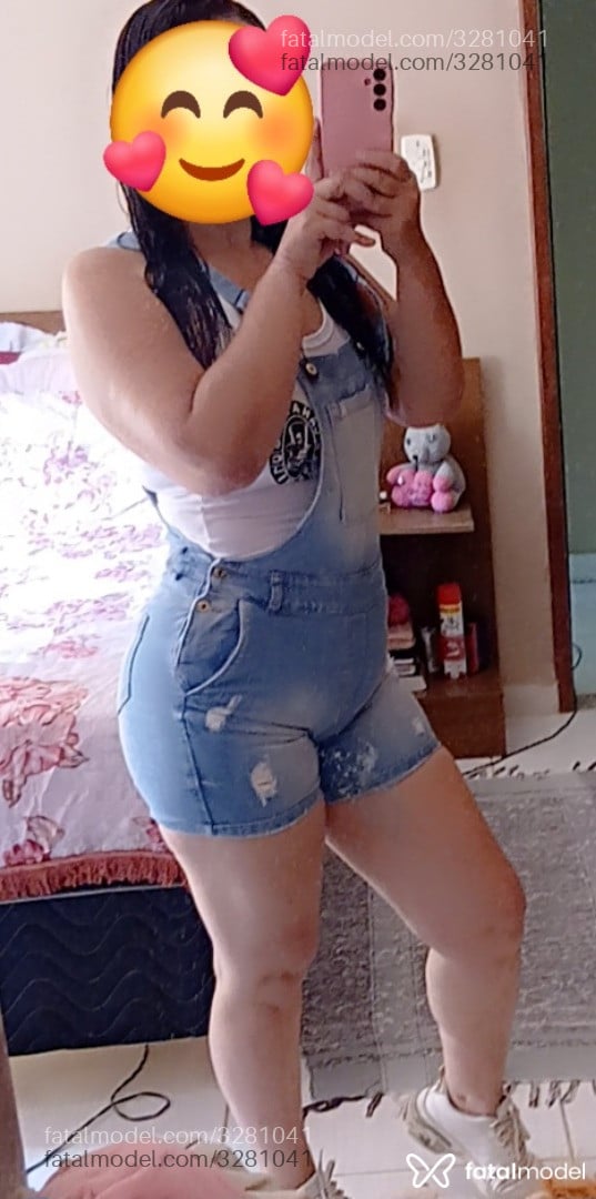 Acompanhante mulher com cabelo castanho de olhos mel em Ipatinga Acompanhante mulher com cabelo castanho de olhos mel em Ipatinga - Aline Montenegro