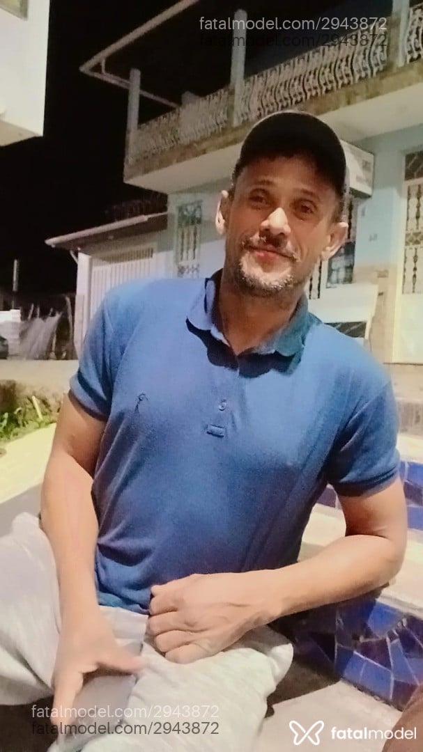 Acompanhante homem morena (o) de olhos castanhos em Taubaté - Régis