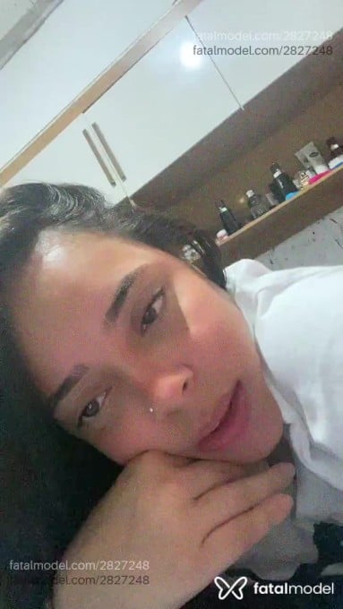 Acompanhante mulher morena (o) de olhos castanhos - Layla Ferrari Acompanhante mulher morena (o) de olhos castanhos - Layla Ferrari