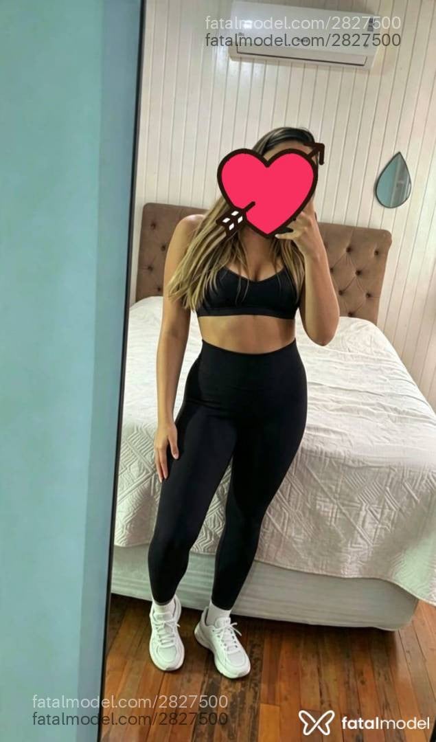 Acompanhante mulher loira (o) de olhos pretos - Bruna
