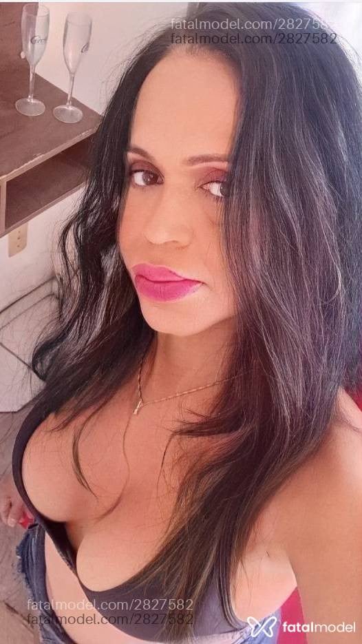 Acompanhante mulher trans morena (o) de olhos castanhos - Gisele