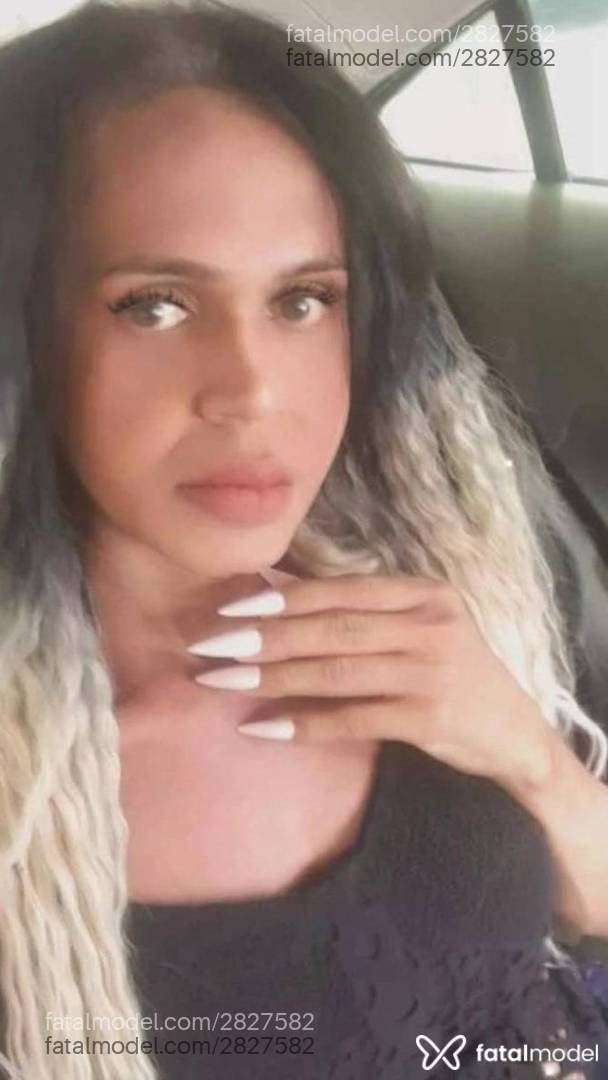 Acompanhante mulher trans morena (o) de olhos castanhos - Gisele