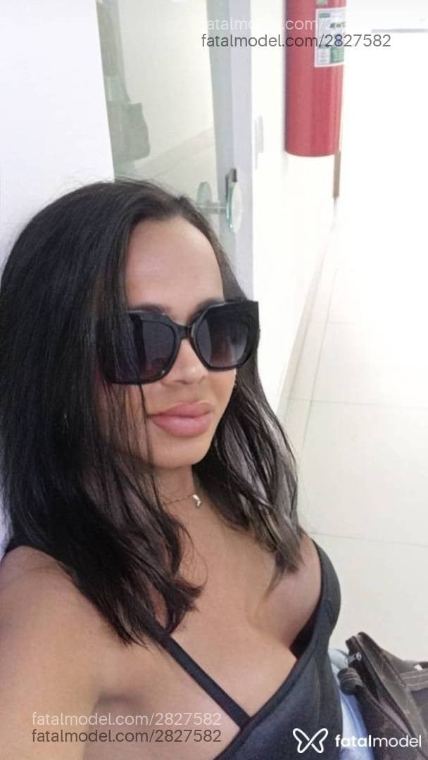 Acompanhante mulher trans morena (o) de olhos castanhos - Gisele