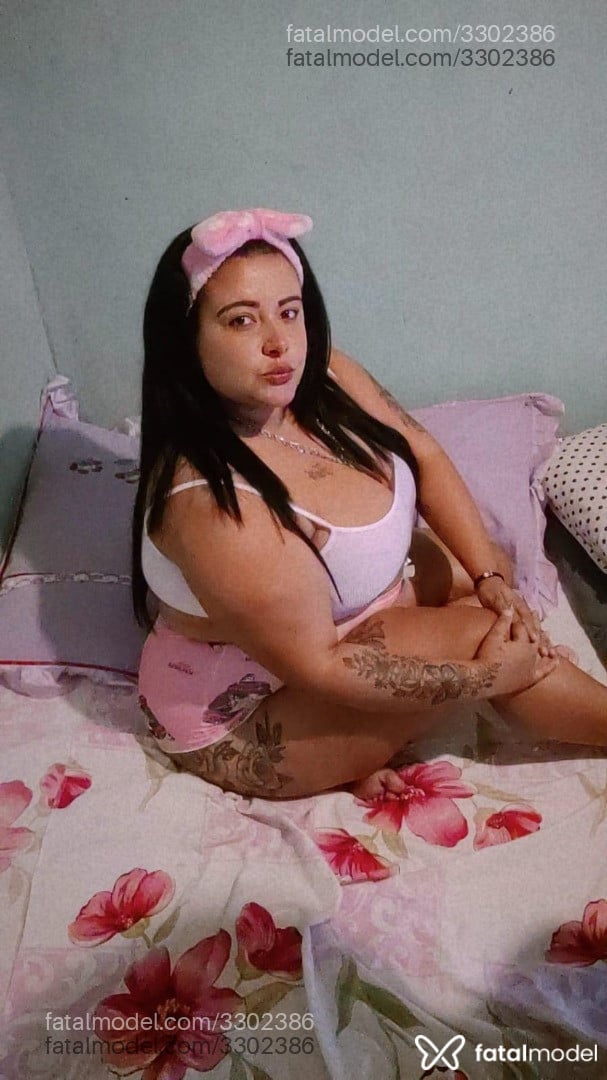 Acompanhante mulher morena (o) de olhos mel - Morena