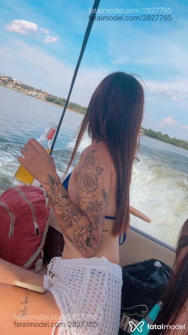 Acompanhante mulher com cabelo castanho de olhos castanhos em Jaú - Mirella