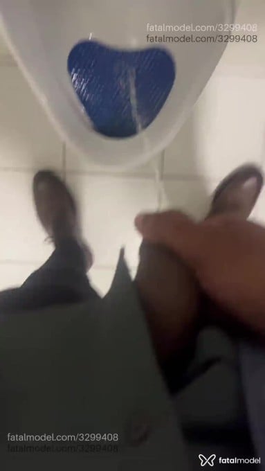Acompanhante homem com cabelo grisalho de olhos castanhos em Penha Acompanhante homem com cabelo grisalho de olhos castanhos em Penha - Guguzinho