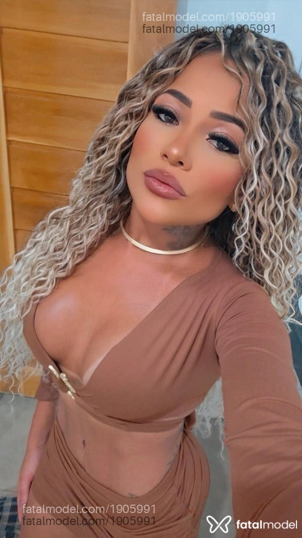 Acompanhante mulher loira (o) de olhos castanhos em Campo Grande - Beatriz