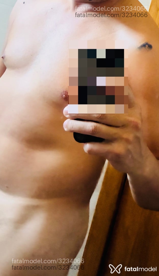 Acompanhante homem morena (o) de olhos castanhos - Araújo